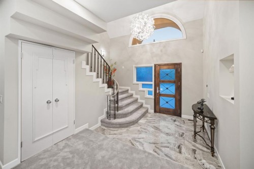 42 Woodhaven Crescent Sw, Calgary, AB - Indoor Photo Showing Other Room