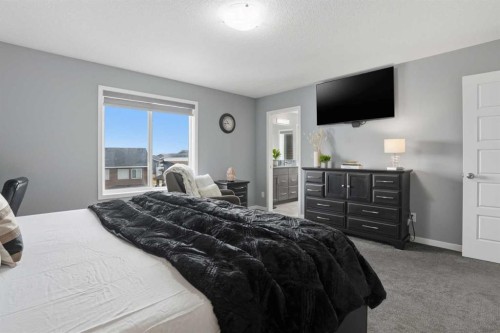 58 Howse Mount Ne, Calgary, AB - Indoor Photo Showing Bedroom