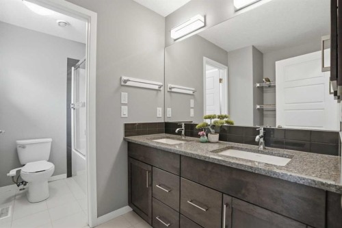 58 Howse Mount Ne, Calgary, AB - Indoor Photo Showing Bathroom