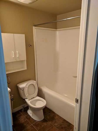 1324 1 Street Sw, Calgary, AB - Indoor Photo Showing Bathroom