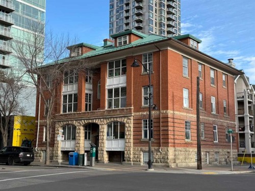 1324 1 Street Sw, Calgary, AB - Outdoor With Facade