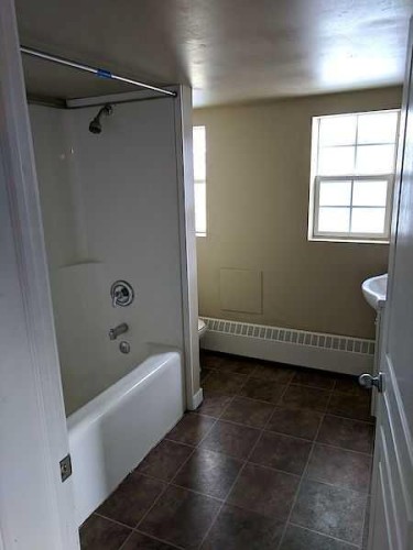 1324 1 Street Sw, Calgary, AB - Indoor Photo Showing Bathroom