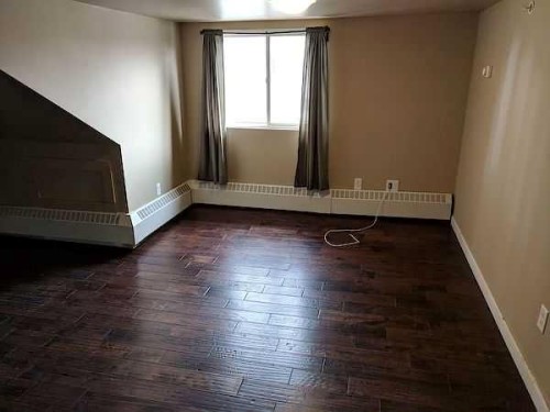 1324 1 Street Sw, Calgary, AB - Indoor Photo Showing Other Room
