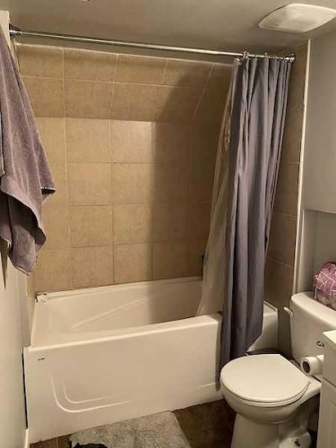 1324 1 Street Sw, Calgary, AB - Indoor Photo Showing Bathroom