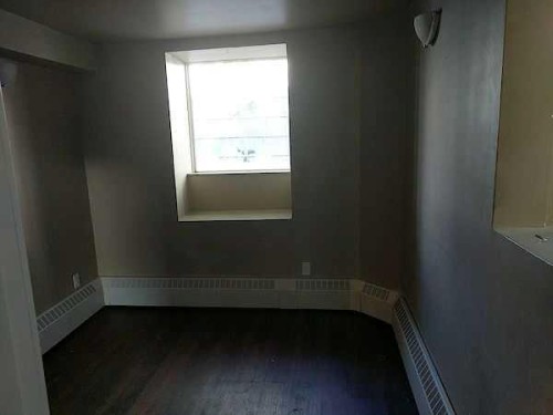 1324 1 Street Sw, Calgary, AB - Indoor Photo Showing Other Room