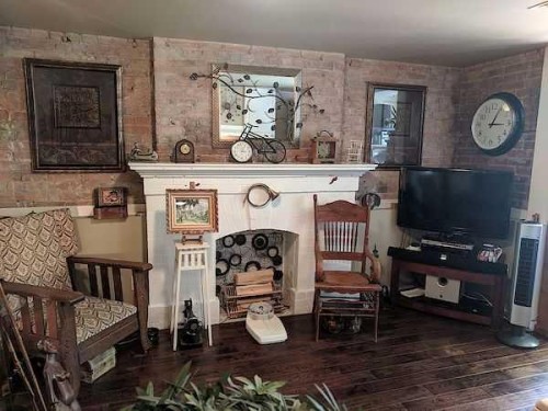 1324 1 Street Sw, Calgary, AB - Indoor Photo Showing Other Room