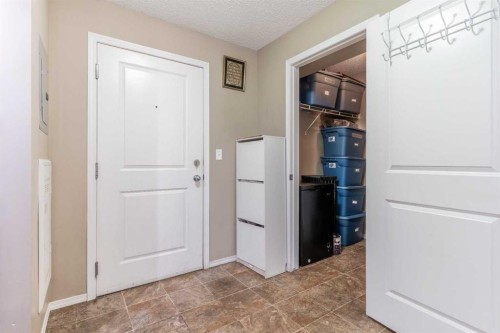 203-5 Saddlestone Way Ne, Calgary, AB - Indoor Photo Showing Other Room