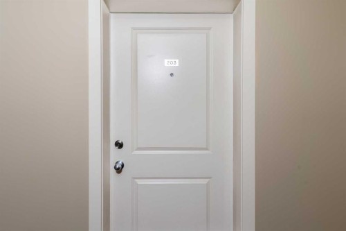 203-5 Saddlestone Way Ne, Calgary, AB - Indoor Photo Showing Other Room