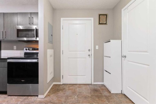 203-5 Saddlestone Way Ne, Calgary, AB - Indoor Photo Showing Other Room
