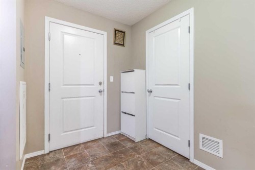 203-5 Saddlestone Way Ne, Calgary, AB - Indoor Photo Showing Other Room
