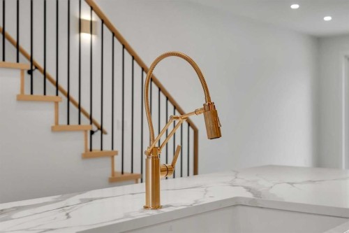 239 22 Avenue Ne, Calgary, AB - Indoor Photo Showing Other Room