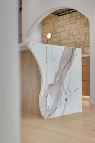 239 22 Avenue Ne, Calgary, AB - Indoor Photo Showing Other Room