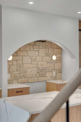 239 22 Avenue Ne, Calgary, AB - Indoor Photo Showing Other Room