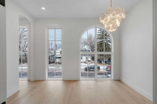 239 22 Avenue Ne, Calgary, AB - Indoor Photo Showing Other Room