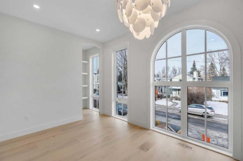 239 22 Avenue Ne, Calgary, AB - Indoor Photo Showing Other Room