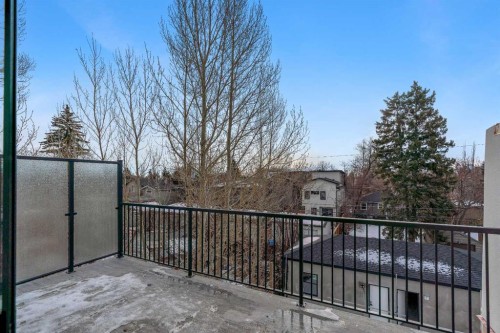 239 22 Avenue Ne, Calgary, AB - Outdoor With Balcony