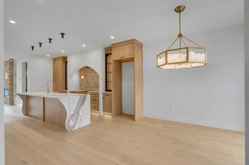 239 22 Avenue Ne, Calgary, AB - Indoor