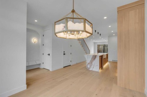 239 22 Avenue Ne, Calgary, AB - Indoor Photo Showing Other Room