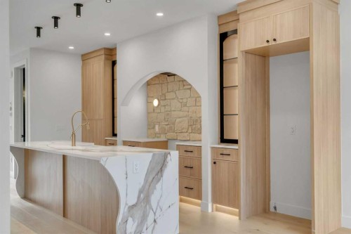 239 22 Avenue Ne, Calgary, AB - Indoor