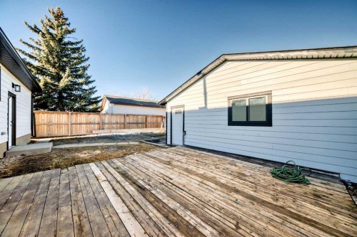 116 Rundlecairn Rise Ne, Calgary, AB - Outdoor With Deck Patio Veranda With Exterior