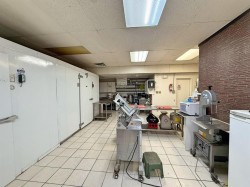 33-3616 52 Avenue NW Calgary, AB T2L 1V9