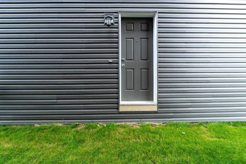 117 Midtown Close Sw, Airdrie, AB - Outdoor