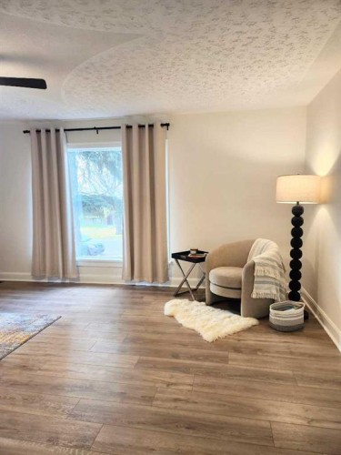 406 8 Avenue Se, High River, AB - Indoor