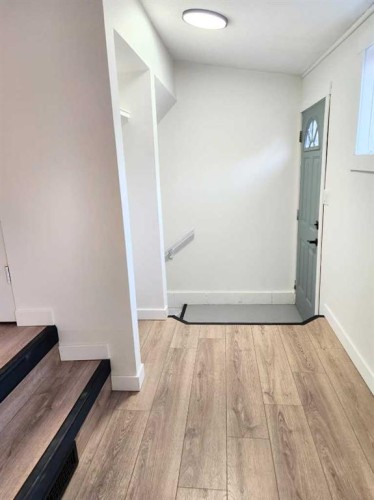 406 8 Avenue Se, High River, AB - Indoor Photo Showing Other Room