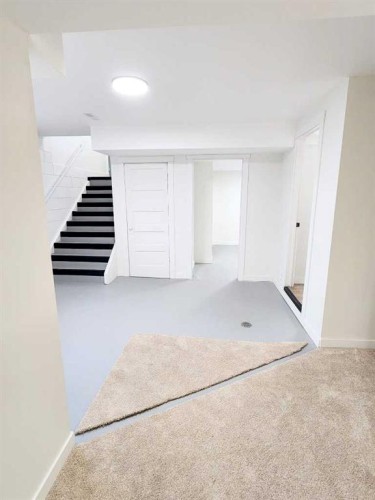 406 8 Avenue Se, High River, AB - Indoor Photo Showing Other Room