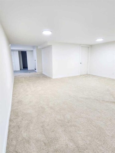 406 8 Avenue Se, High River, AB - Indoor