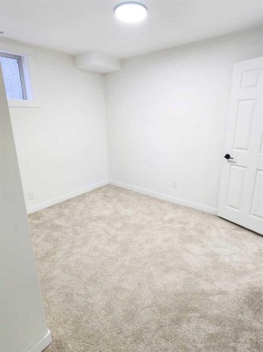 406 8 Avenue Se, High River, AB - Indoor Photo Showing Other Room