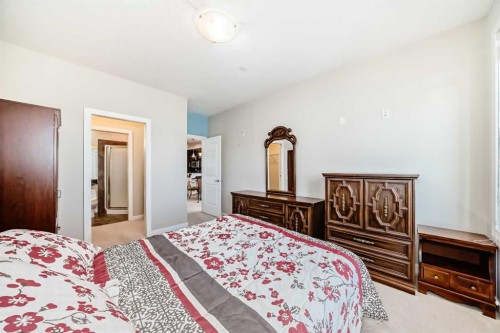 216-1005B Westmount Drive, Strathmore, AB - Indoor Photo Showing Bedroom