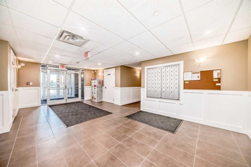 216-1005B Westmount Drive, Strathmore, AB - Indoor Photo Showing Other Room