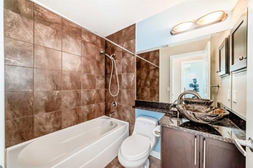 216-1005B Westmount Drive, Strathmore, AB - Indoor Photo Showing Bathroom