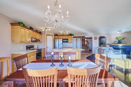 60 Edgeridge Close Nw, Calgary, AB - Indoor Photo Showing Dining Room
