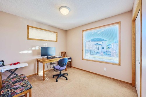 60 Edgeridge Close Nw, Calgary, AB - Indoor Photo Showing Office