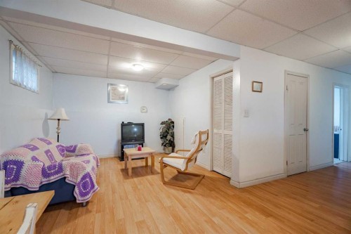 3152 Blakiston Drive Nw, Calgary, AB - Indoor