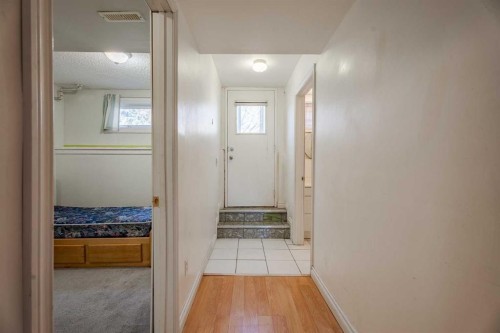 3152 Blakiston Drive Nw, Calgary, AB - Indoor Photo Showing Other Room