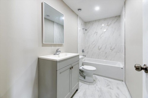 54 Chaparral Valley Square Se, Calgary, AB - Indoor Photo Showing Bathroom