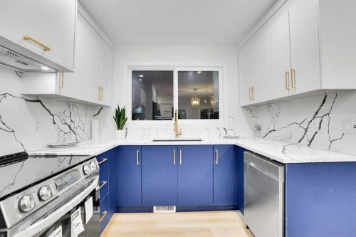 52 Franklin Drive Se, Calgary, AB - Indoor Photo Showing Kitchen