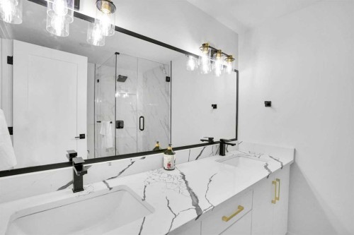 52 Franklin Drive Se, Calgary, AB - Indoor