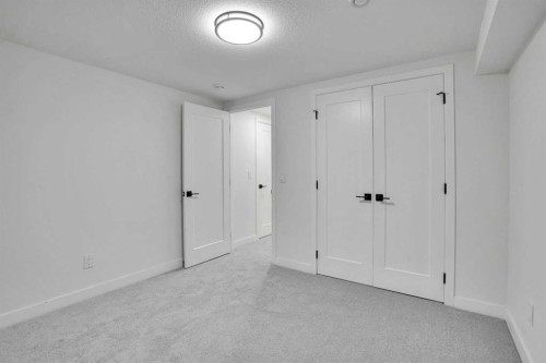52 Franklin Drive Se, Calgary, AB - Indoor Photo Showing Other Room