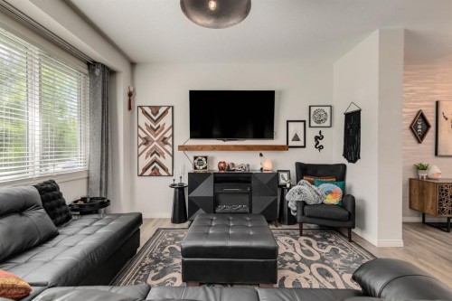 53 Seton Manor Se, Calgary, AB - Indoor Photo Showing Living Room