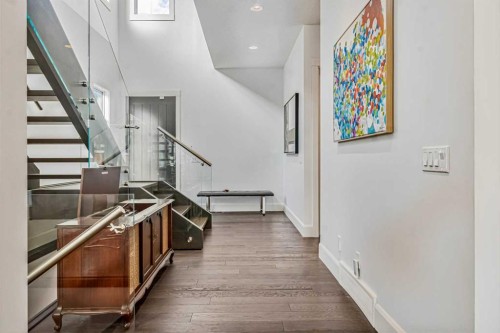 405 29 Avenue Ne, Calgary, AB - Indoor