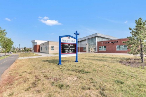 166 Marquis Heights Se, Calgary, AB - Outdoor