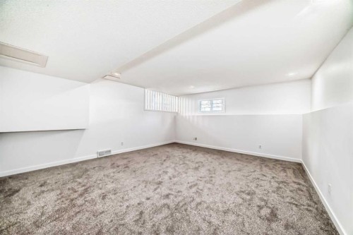 16218 Shawbrooke Road Sw, Calgary, AB - Indoor Photo Showing Other Room