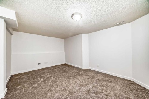 16218 Shawbrooke Road Sw, Calgary, AB - Indoor Photo Showing Other Room
