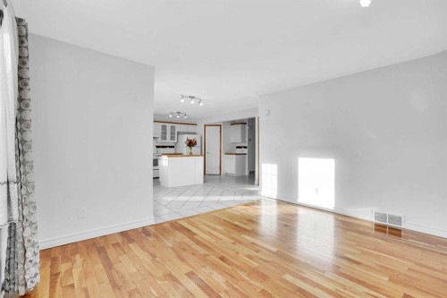 46 Somerset Close Sw, Calgary, AB - Indoor Photo Showing Other Room