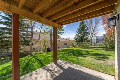 648 Scimitar Bay Nw, Calgary, AB - Outdoor