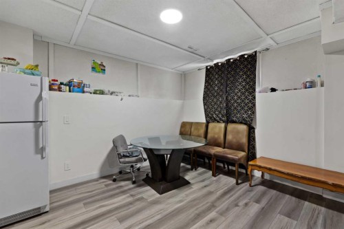 892 Abbotsford Drive Ne, Calgary, AB - Indoor